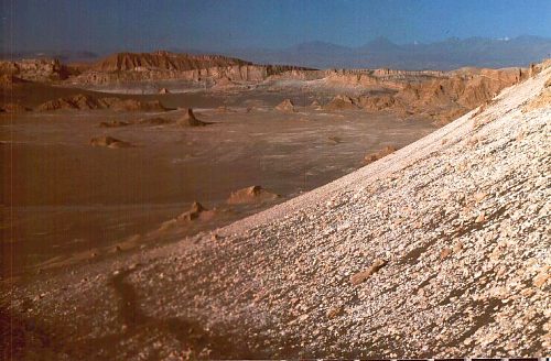 On the moon? Valle de la luna. Photo: L. Bobke