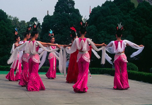 Traditional Dance in Huaqing Park