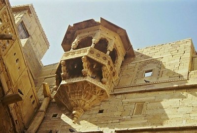 Jaisalmer, balcony. Photo: L. Bobke