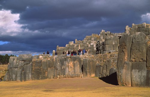 Tourists in Saqsayhuamán